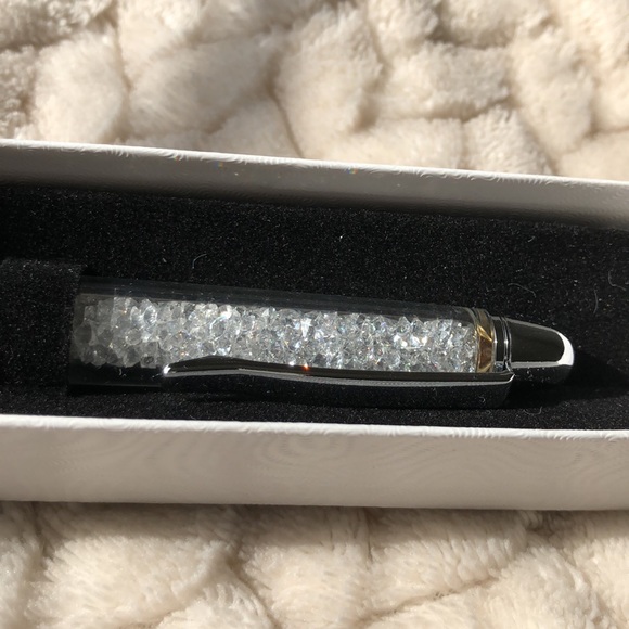 NWT. Swarvoski Crystal filled quality ballpoint pen. replaceable ink cartridge. - Picture 7 of 8